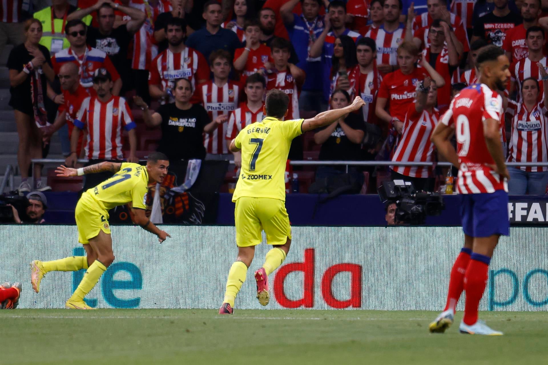 Un fuerte Villarreal vence al Atlético y se corona en el Metropolitano Un fuerte Villarreal vence al Atlético y se corona en el Metropolitano