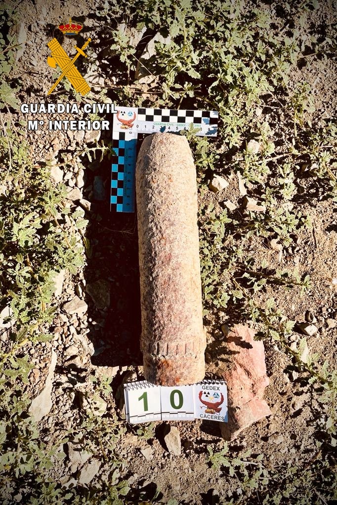 Desactivado un proyectil de artillería de la Guerra Civil hallado en el pantano de la Serena Desactivado un proyectil de artillería de la Guerra Civil hallado en el pantano de la Serena