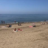 Bañistas y usuarios en la Playa del Cable Bañistas y usuarios en la Playa del Cable