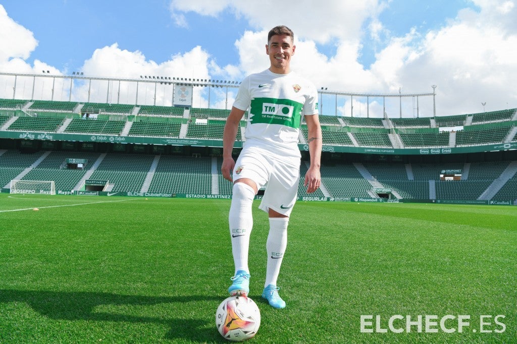 El Martínez Valero se viste de gala para el estreno del Elche en casa El Martínez Valero se viste de gala para el estreno del Elche en casa