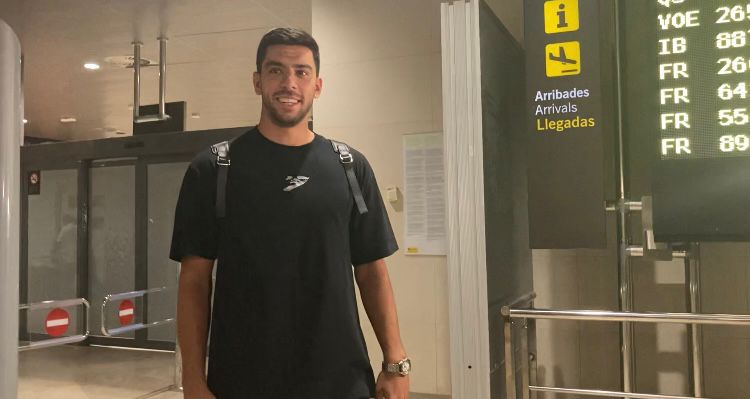 Cenk Özkacar ya está en Valencia Cenk Özkacar ya está en Valencia