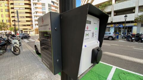 Punto de recarga para veh&iacute;culos el&eacute;ctricos