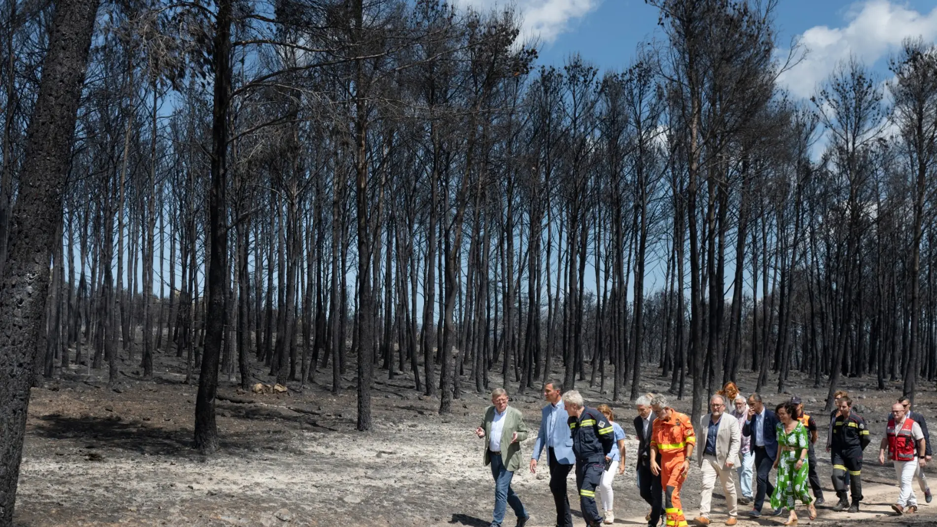 Pedro Sánchez anuncia que los municipios afectados por el fuego serán considerados zona catastrófica