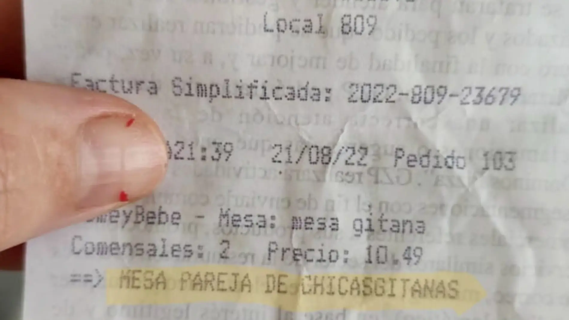 Denuncian un trato racista en una pizzería de Huesca al identificar una "mesa gitana"