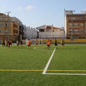 La Diputación invierte 2,3 millones de euros en la renovación de los campos de fútbol de césped artificial de 13 municipios
