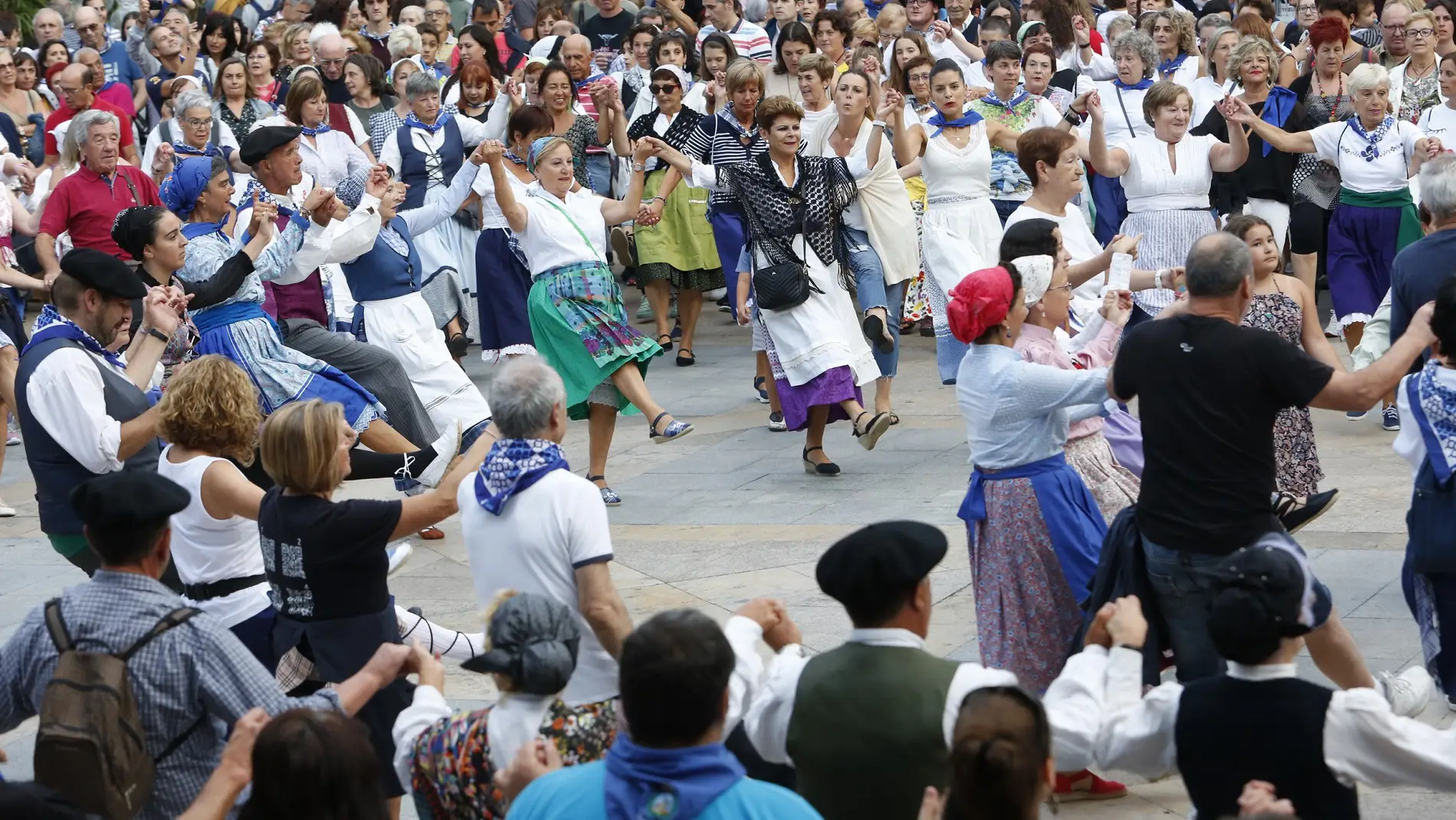 Bilbao vive un intenso martes de Aste Nagusia Bilbao vive un intenso martes de Aste Nagusia
