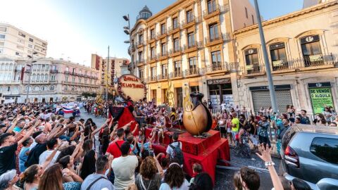 La Batalla de las Flores regresa con fuerza a las fiestas de la capital