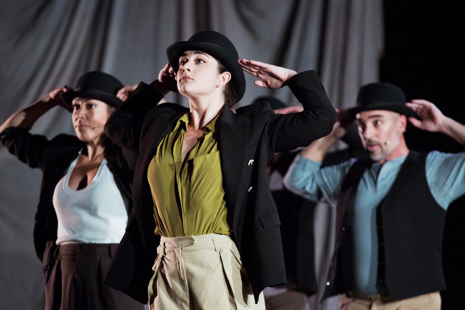 Manu Tenorio e Isabel Vázquez cierran el Festival Anfitrión de Fuengirola los días 24 y 25 de agosto Manu Tenorio e Isabel Vázquez cierran el Festival Anfitrión de Fuengirola los días 24 y 25 de agosto
