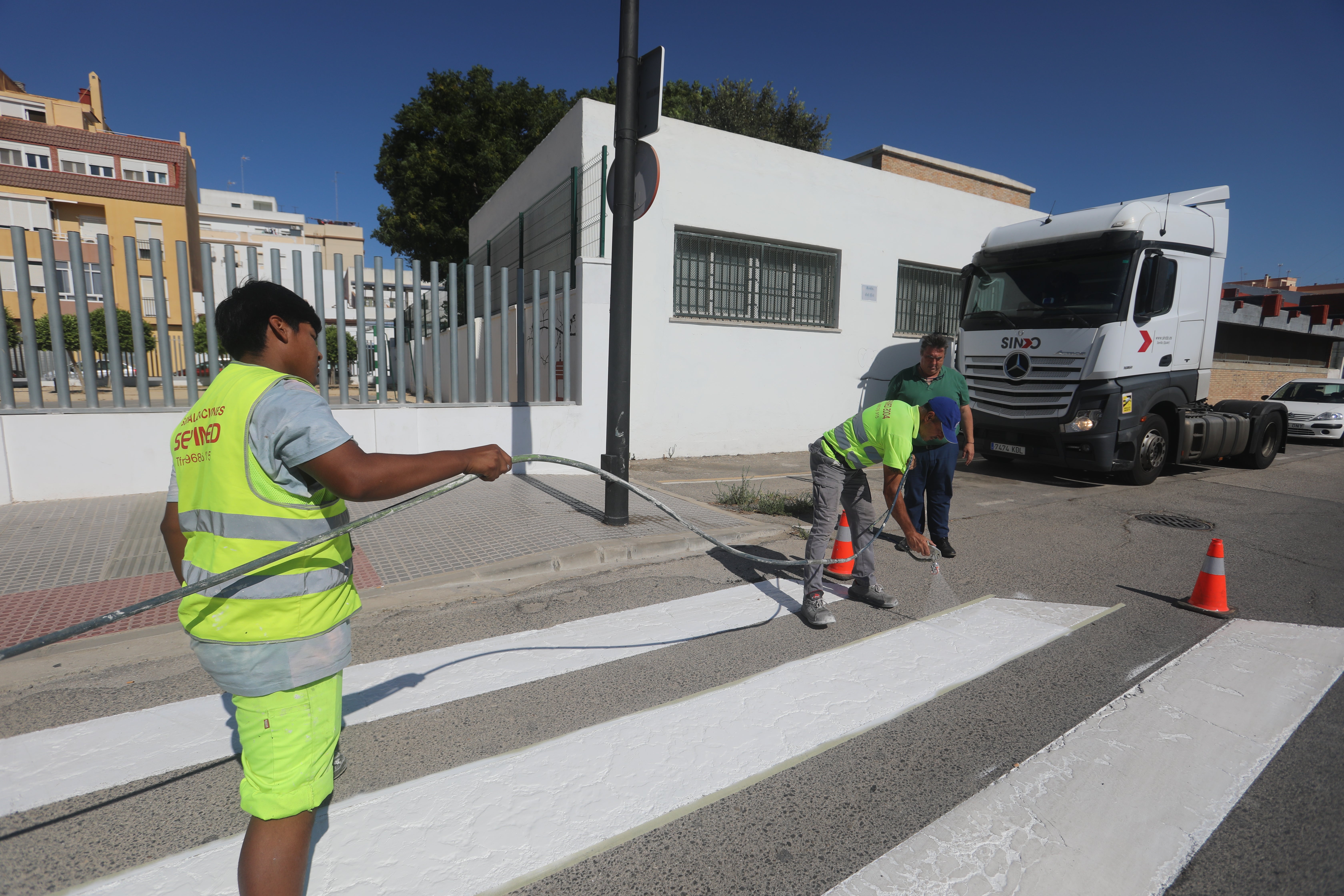 San Fernando multiplica por cuatro el presupuesto de pintado de vías urbanas San Fernando multiplica por cuatro el presupuesto de pintado de vías urbanas