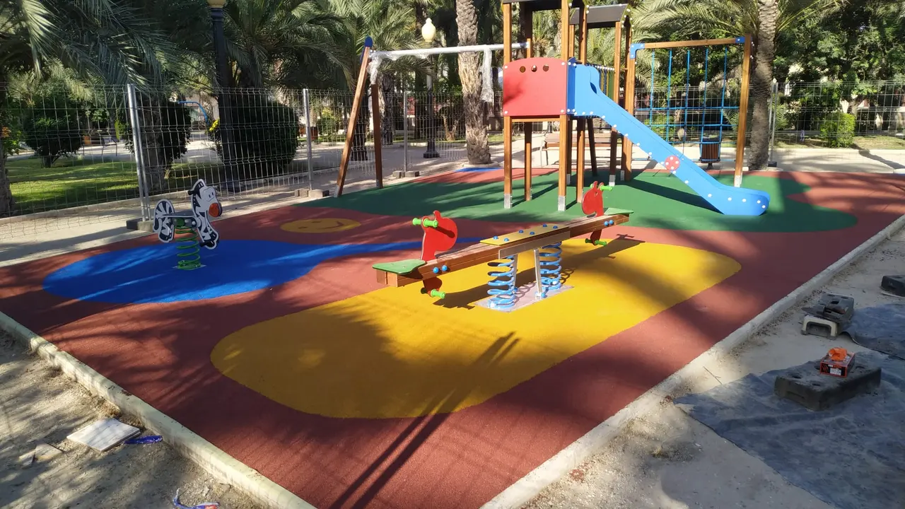 Elementos Inclusivos Elche incluye elementos inclusivos para niños con discapacidad en sus ...