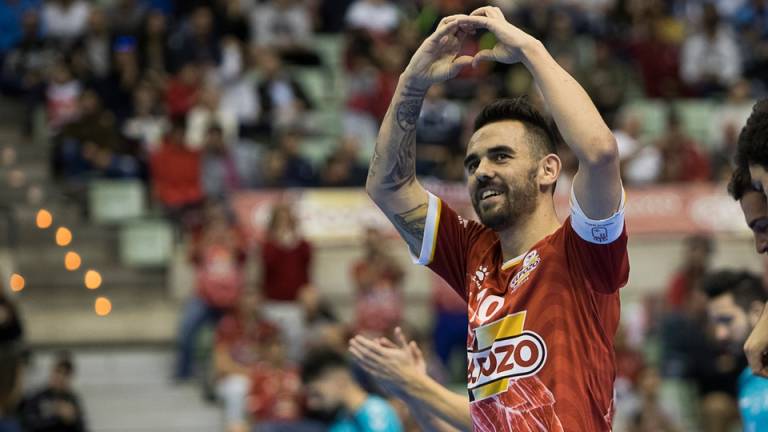 Álex Yepes: "Si no fuera Elpozo, demandaría al club" Álex Yepes: "Si no fuera Elpozo, demandaría al club"