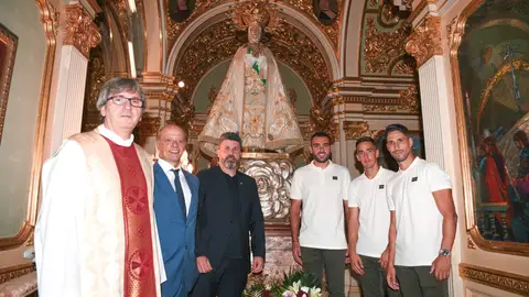 Ofrenda a la Virgen de la Asunción del Elche CF. Ofrenda a la Virgen de la Asunción del Elche CF.