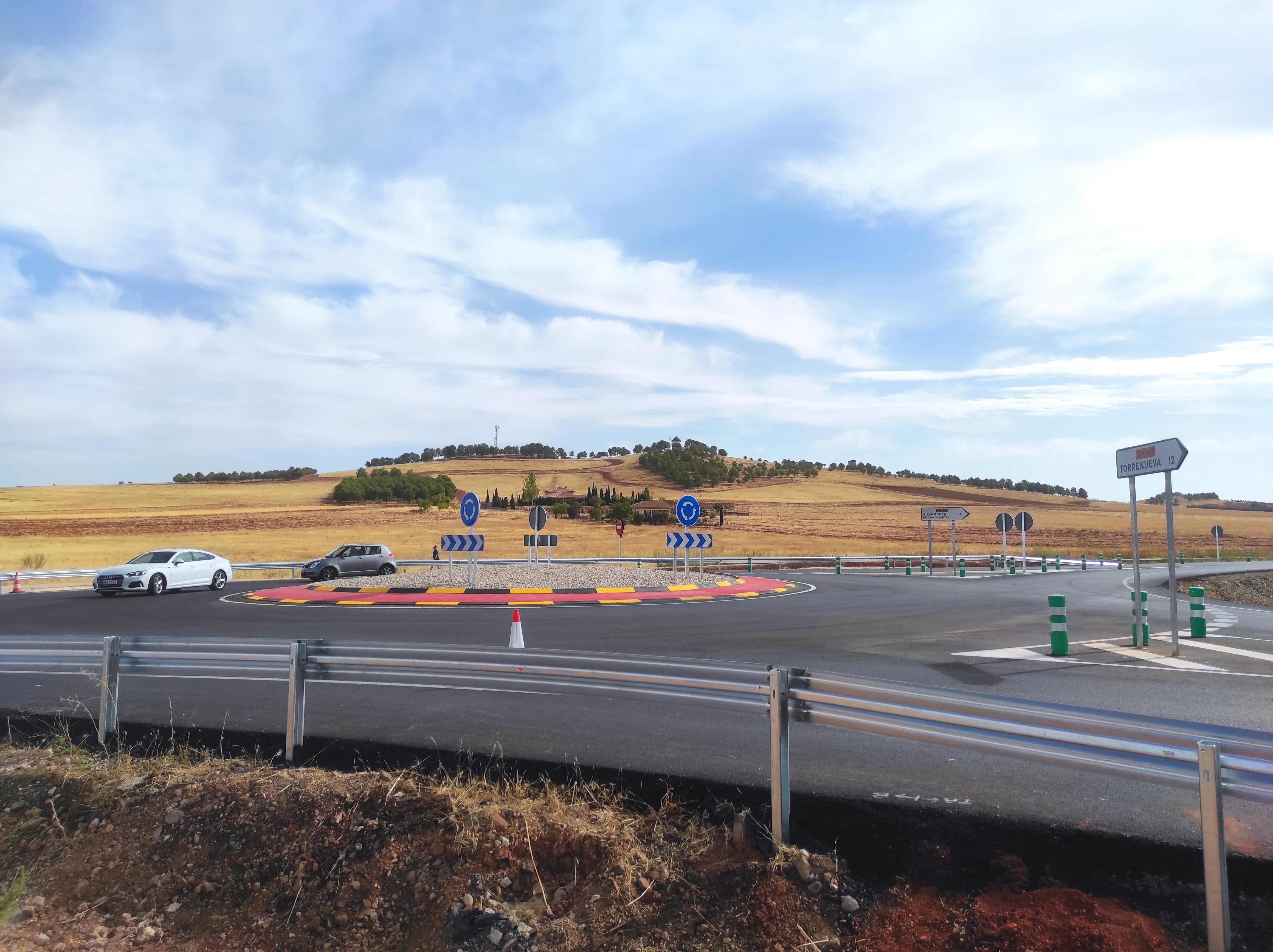 Una rotonda en la CM-412 mejora la comunicación entre Valdepeñas y Torrenueva Una rotonda en la CM-412 mejora la comunicación entre Valdepeñas y Torrenueva