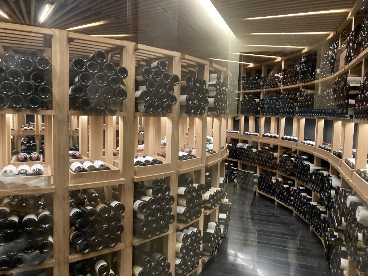 Los empleados y gerentes del restaurante Atrio en Cáceres declaran este miércoles en el juzgado por el robo del vino Los empleados y gerentes del restaurante Atrio en Cáceres declaran este miércoles en el juzgado por el robo del vino