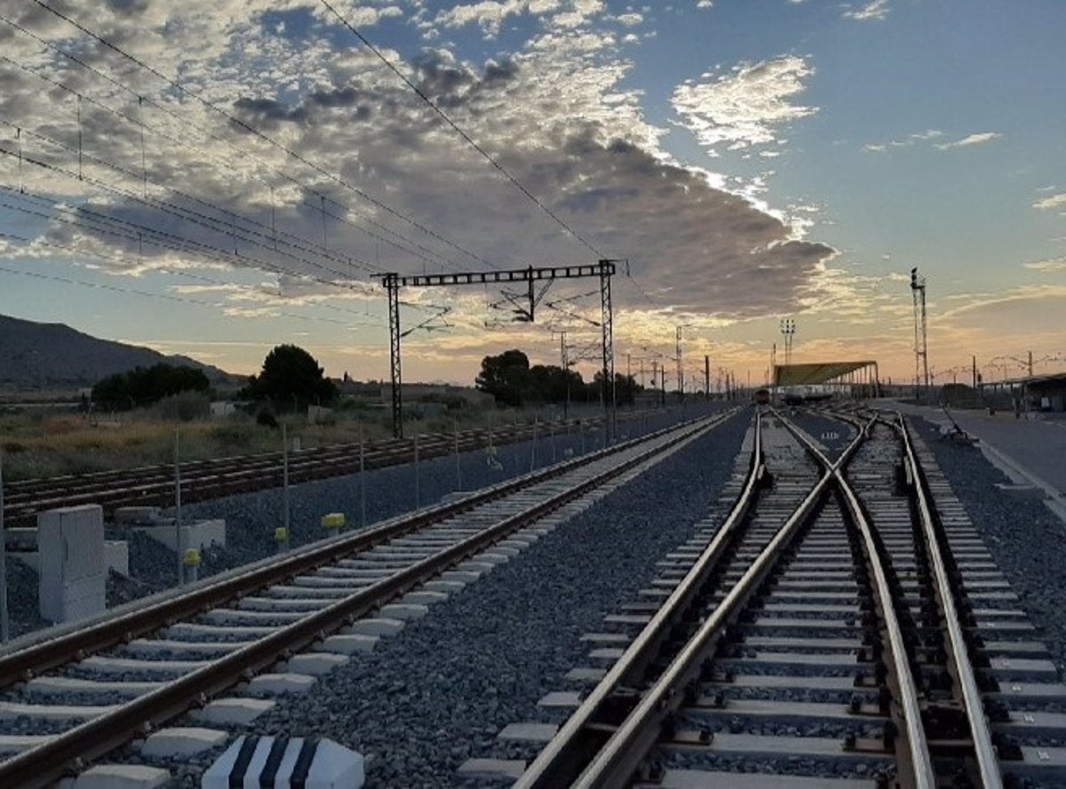 Valdepeñas preguntará al Ministerio de Transportes si hay cambios en el proyecto que contempla que el AVE pare en la localidad Valdepeñas preguntará al Ministerio de Transportes si hay cambios en el proyecto que contempla que el AVE pare en la localidad