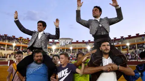Andy Cartagena y Guillermo Hermoso de Mendoza en la plaza de toros de Cuenca en 2022 Andy Cartagena y Guillermo Hermoso de Mendoza en la plaza de toros de Cuenca en 2022