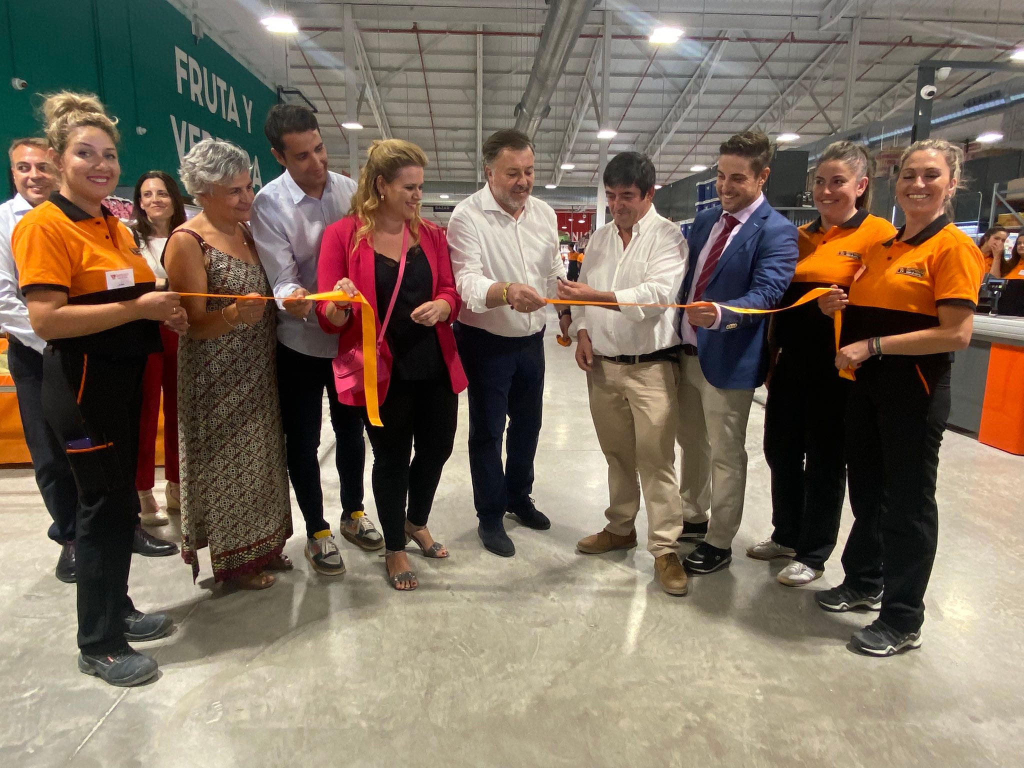 Sermaco abre en Cuenca su nuevo supermercado Sermaco abre en Cuenca su nuevo supermercado