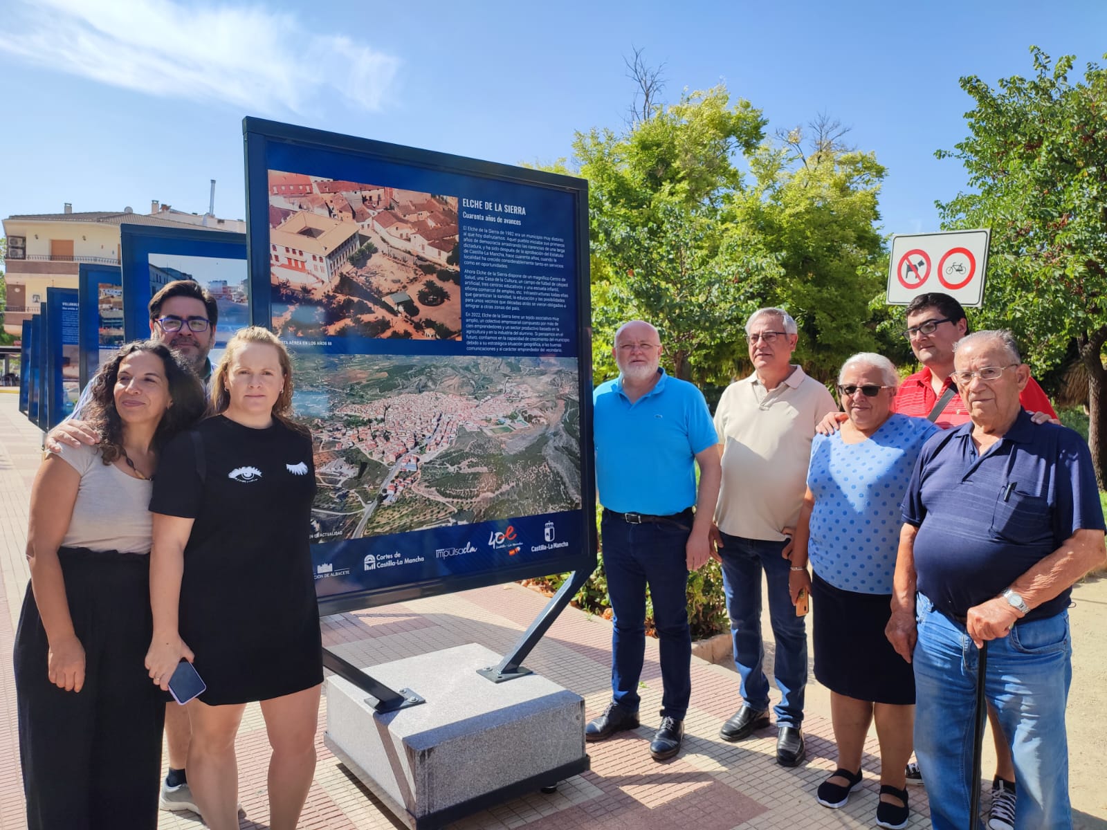 Elche de la Sierra acoge la Exposición Fotográfica “40 Años del Estatuto de Autonomía” Elche de la Sierra acoge la Exposición Fotográfica “40 Años del Estatuto de Autonomía”