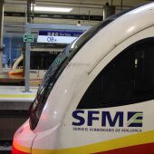 Un tren de SFM en la Estación Intermodal de Palma.