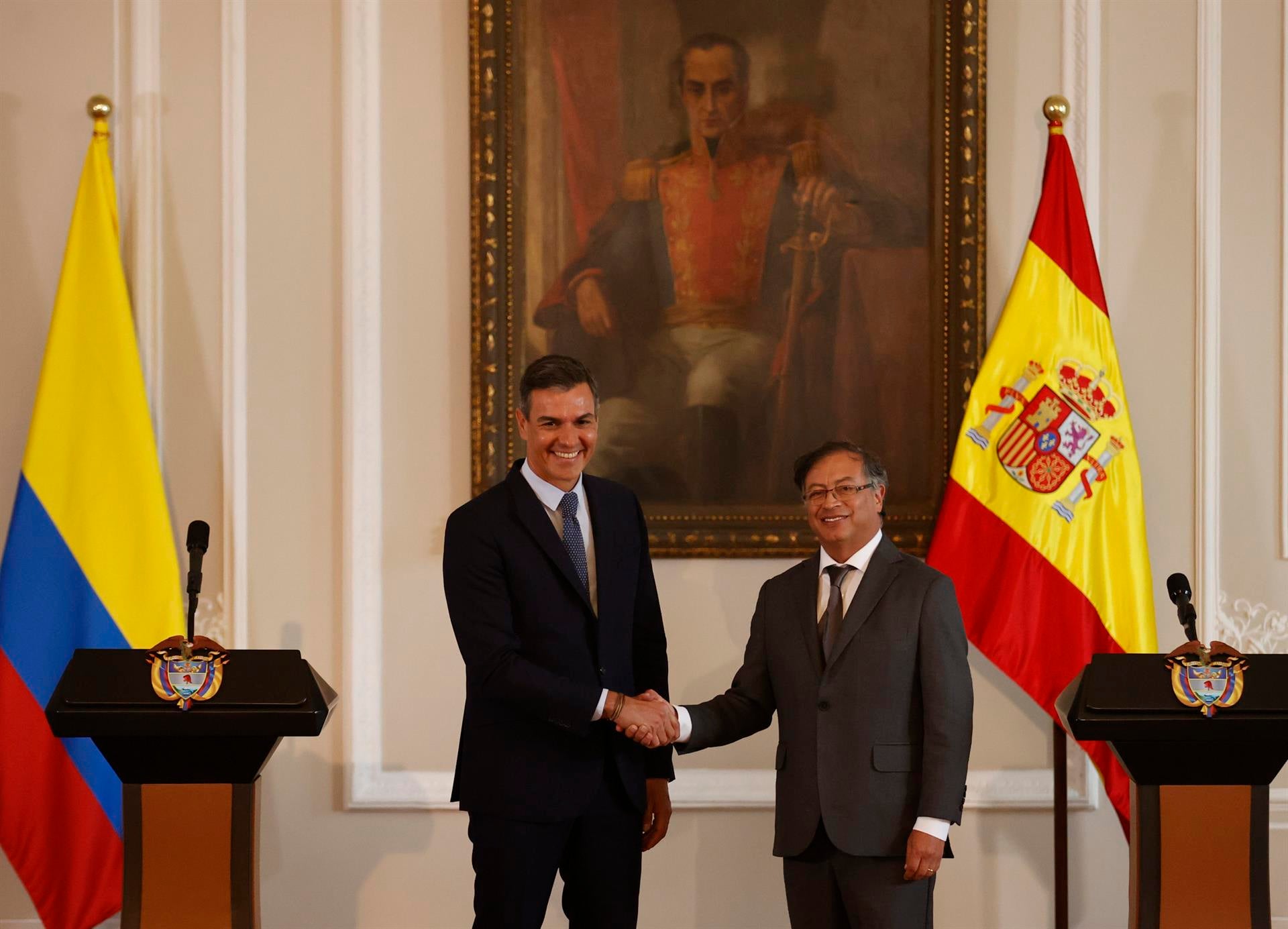 La divertida reacción de Sánchez tras ser presentado como "presidente de la República" en un acto oficial en Colombia La divertida reacción de Sánchez tras ser presentado como "presidente de la República" en un acto oficial en Colombia