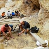 Hallan por primera vez restos de un cráneo de neandertal de hace 60.000 años en Cataluña 
