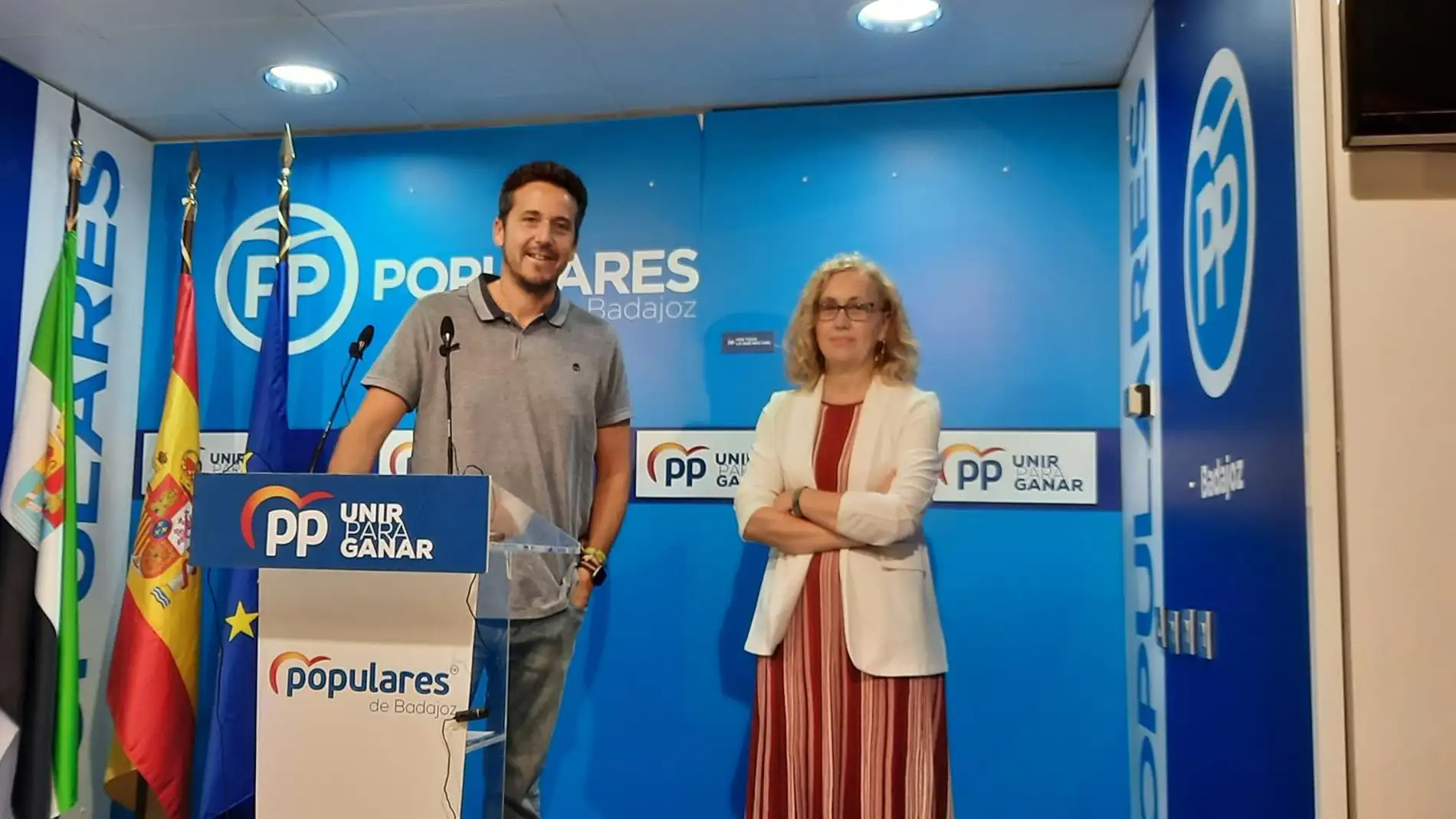 El PP pregunta al Gobierno por qué no se mejora el convenio de la OSP para adelantar los primeros vuelos Badajoz-Madrid