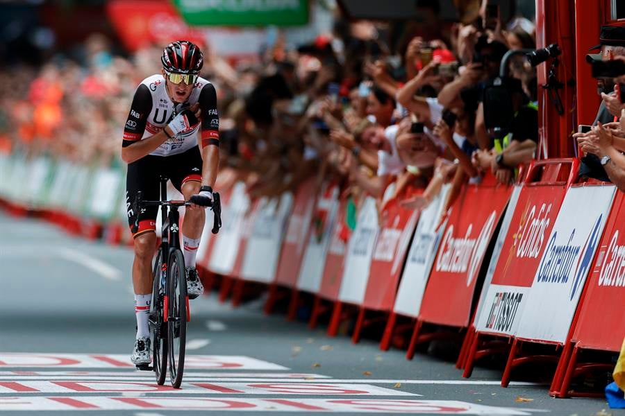 Marc Soler: "Se sufre 4 horas de carrera y se disfruta los últimos 200 metros" Marc Soler: "Se sufre 4 horas de carrera y se disfruta los últimos 200 metros"
