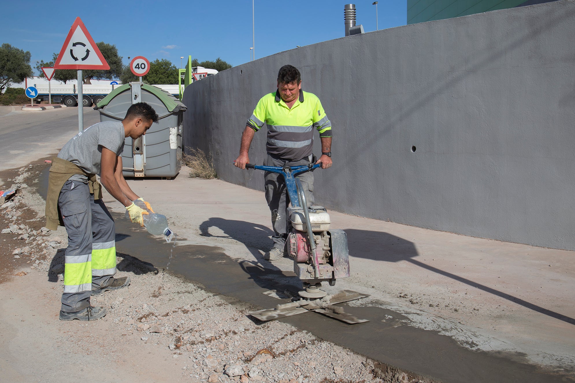 Onda destina más de 2 millones en la mejora de su parque industrial Onda destina más de 2 millones en la mejora de su parque industrial