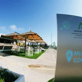 Muelle de Rota 'Gourmet' en una foto de archivo Muelle de Rota 'Gourmet' en una foto de archivo