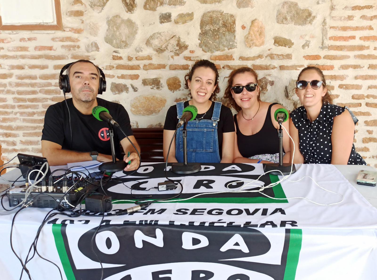 La comisión de festejos de Labajos organiza comidas populares y actuaciones musicales La comisión de festejos de Labajos organiza comidas populares y actuaciones musicales