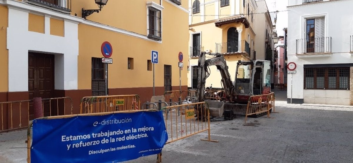 Endesa refuerza el suministro en el entorno de la calle Pedro Niño para mejorar el servicio a 4.500 clientes Endesa refuerza el suministro en el entorno de la calle Pedro Niño para mejorar el servicio a 4.500 clientes