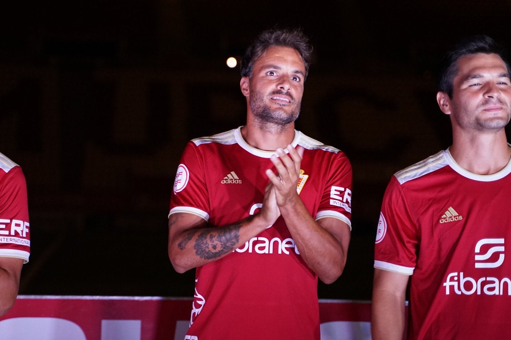 Pedro León: "Me fui siendo un niño y llego siendo adulto al Real Murcia, pero tengo la misma ilusión" Pedro León: "Me fui siendo un niño y llego siendo adulto al Real Murcia, pero tengo la misma ilusión"