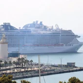 Crucero en el puerto de Málaga. Crucero en el puerto de Málaga.