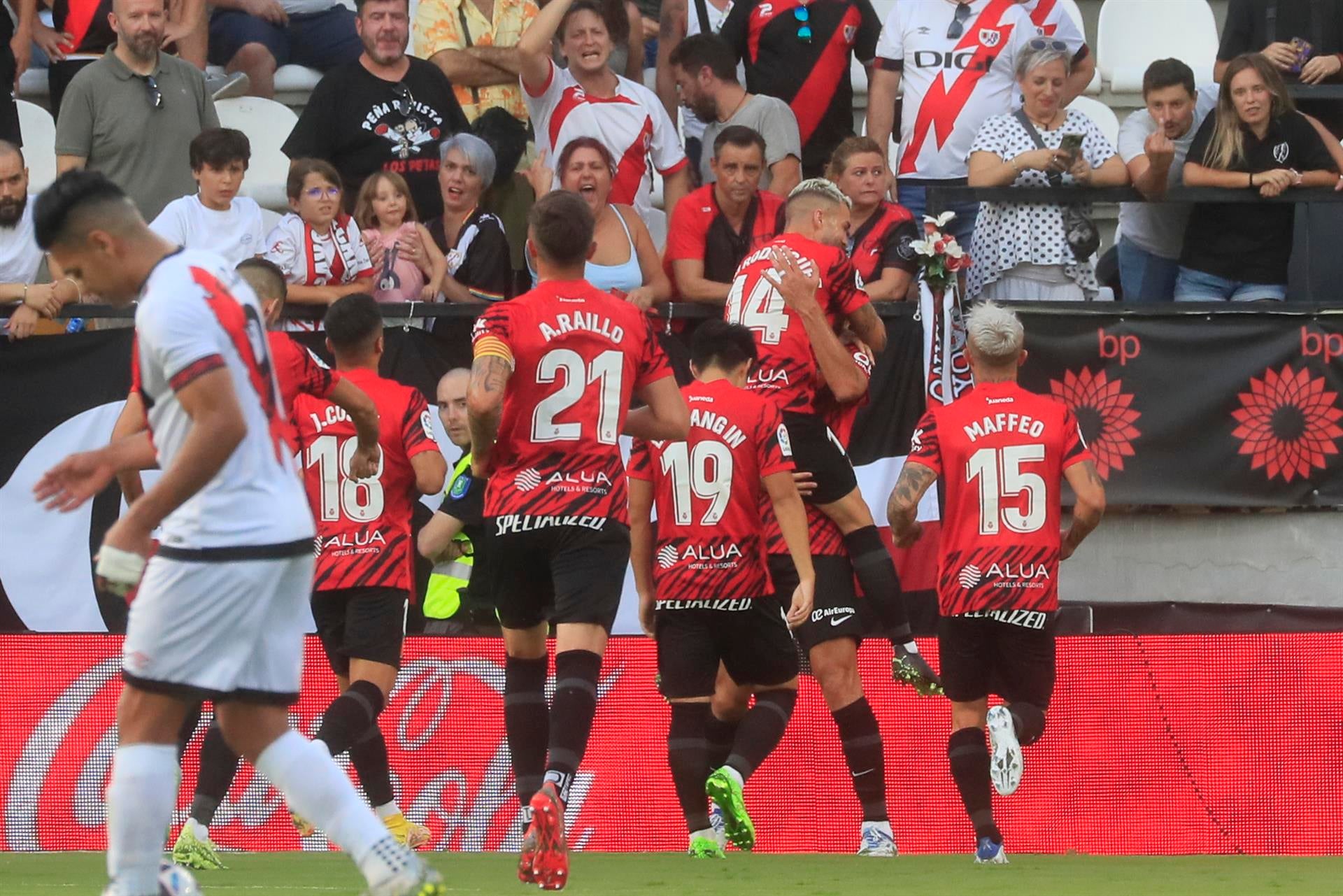 Muriqi y Kang-in Lee castigan los fallos defensivos del Rayo Muriqi y Kang-in Lee castigan los fallos defensivos del Rayo