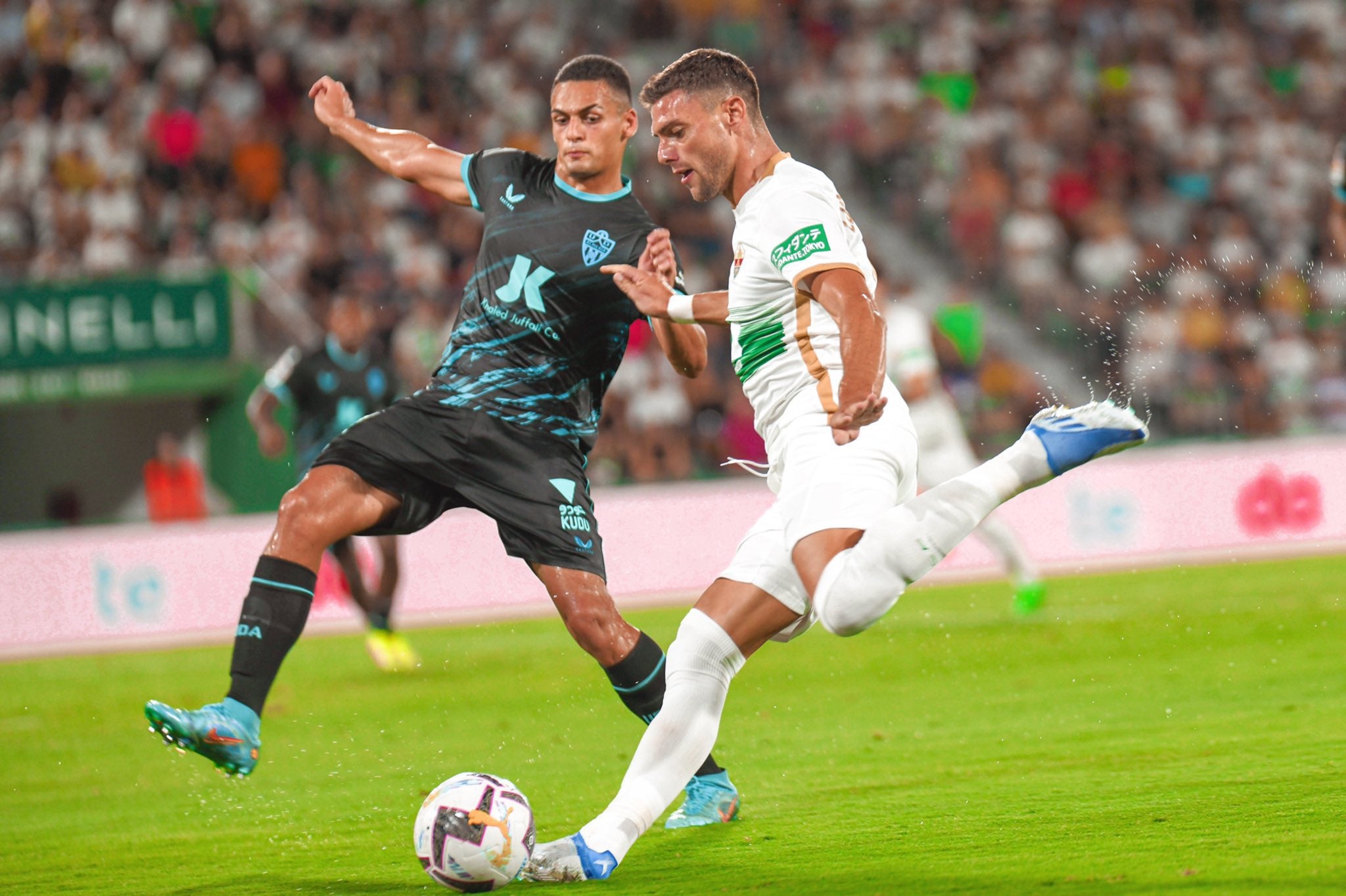 Lucas Boyé pide irse al Sevilla y el Elche no le dejará salir a cualquier precio Lucas Boyé pide irse al Sevilla y el Elche no le dejará salir a cualquier precio