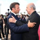 Macron y Tebboune firman la Declaración de Argel por una renovada asociación