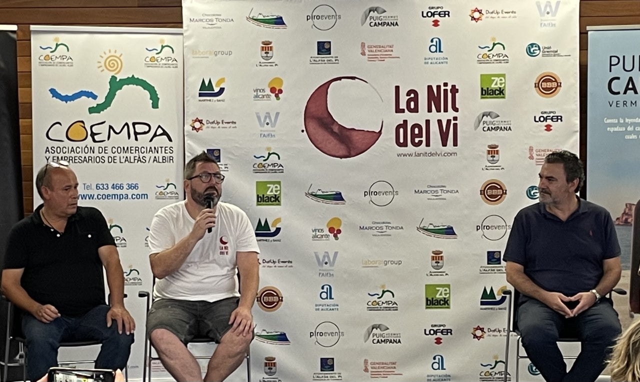 Vinos, gastronomía y música en la primera 'Nit del Vi' de l'Albir Vinos, gastronomía y música en la primera 'Nit del Vi' de l'Albir