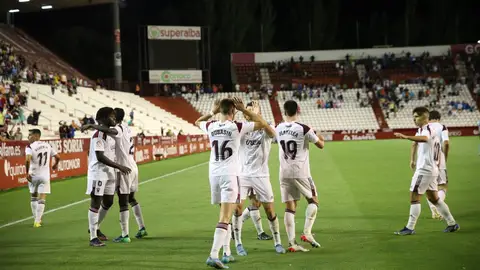 El Albacete suma 7 puntos y sigue invicto después de tres jornadas de liga en Segunda división. El Albacete suma 7 puntos y sigue invicto después de tres jornadas de liga en Segunda división.