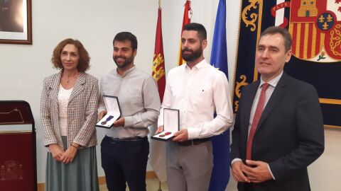 Los dos ciudadrealeños con las medallas