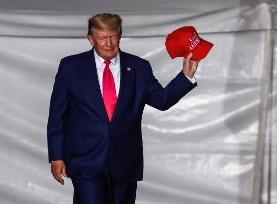 Trump reclama que le restituyan como presidente o nuevas elecciones de inmediato Trump reclama que le restituyan como presidente o nuevas elecciones de inmediato