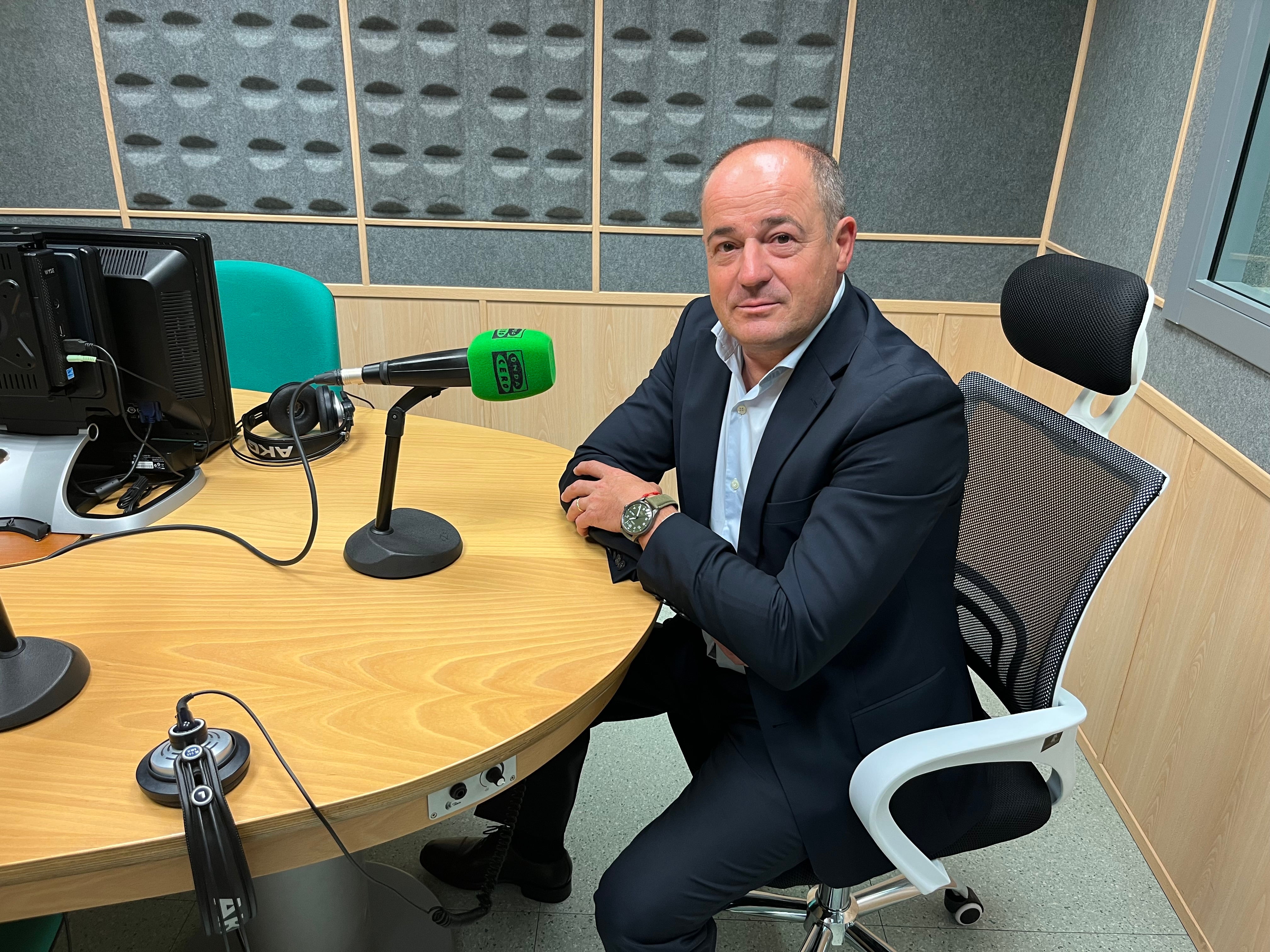 Emilio Sáez: "Estamos en negociación para adquirir el Banco de España, si aceptan una reducción de su valor de venta" Emilio Sáez: "Estamos en negociación para adquirir el Banco de España, si aceptan una reducción de su valor de venta"