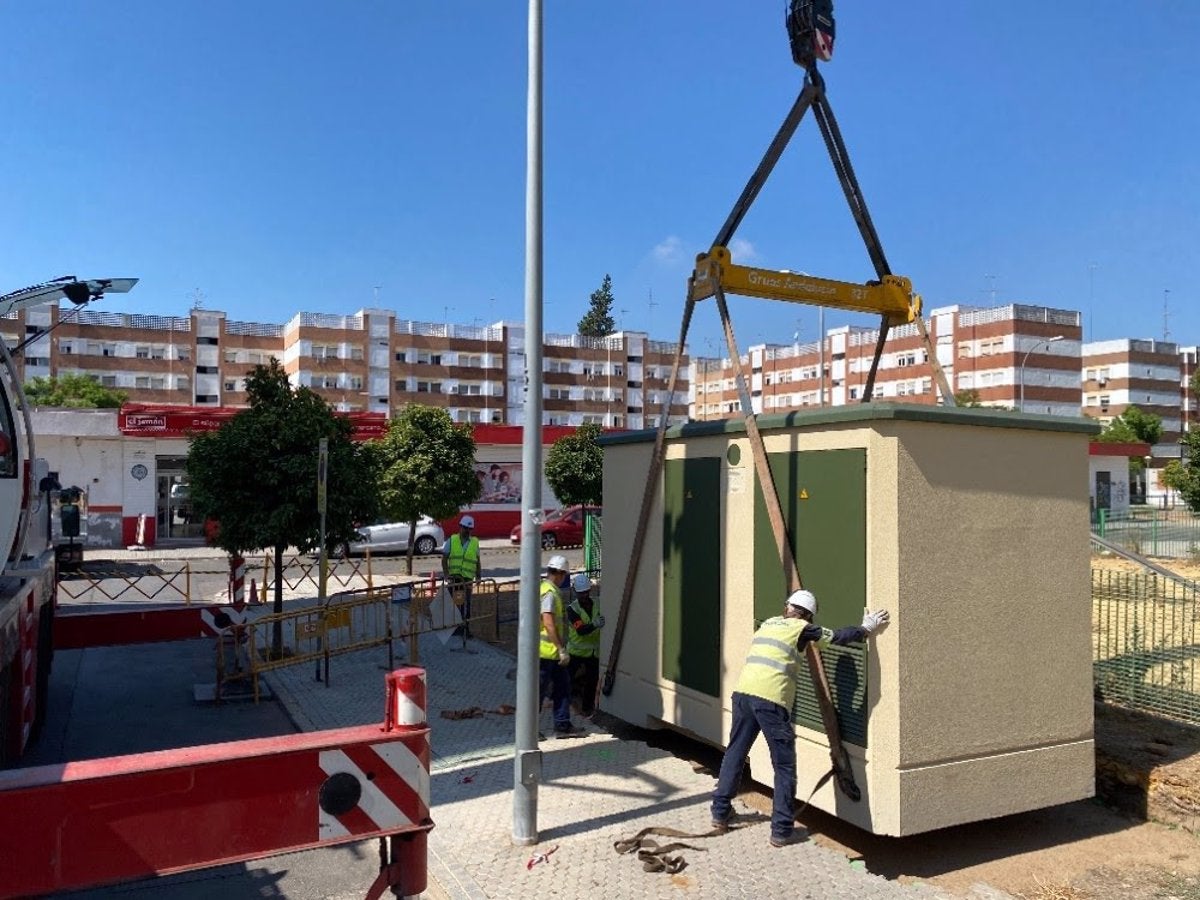 Endesa refuerza la red en San Juan de la Palma para mejorar el suministro a más de 1.800 clientes Endesa refuerza la red en San Juan de la Palma para mejorar el suministro a más de 1.800 clientes