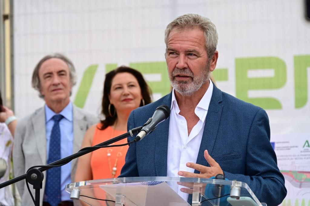 José García Fuentes: " Comienza la apertura del Puerto de Motril a la ciudad. Se cumple el anhelo de los vecinos de Santa Adela y Varadero". José García Fuentes: " Comienza la apertura del Puerto de Motril a la ciudad. Se cumple el anhelo de los vecinos de Santa Adela y Varadero".