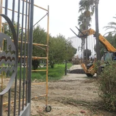 Las máquinas trabajando en el parque Las máquinas trabajando en el parque
