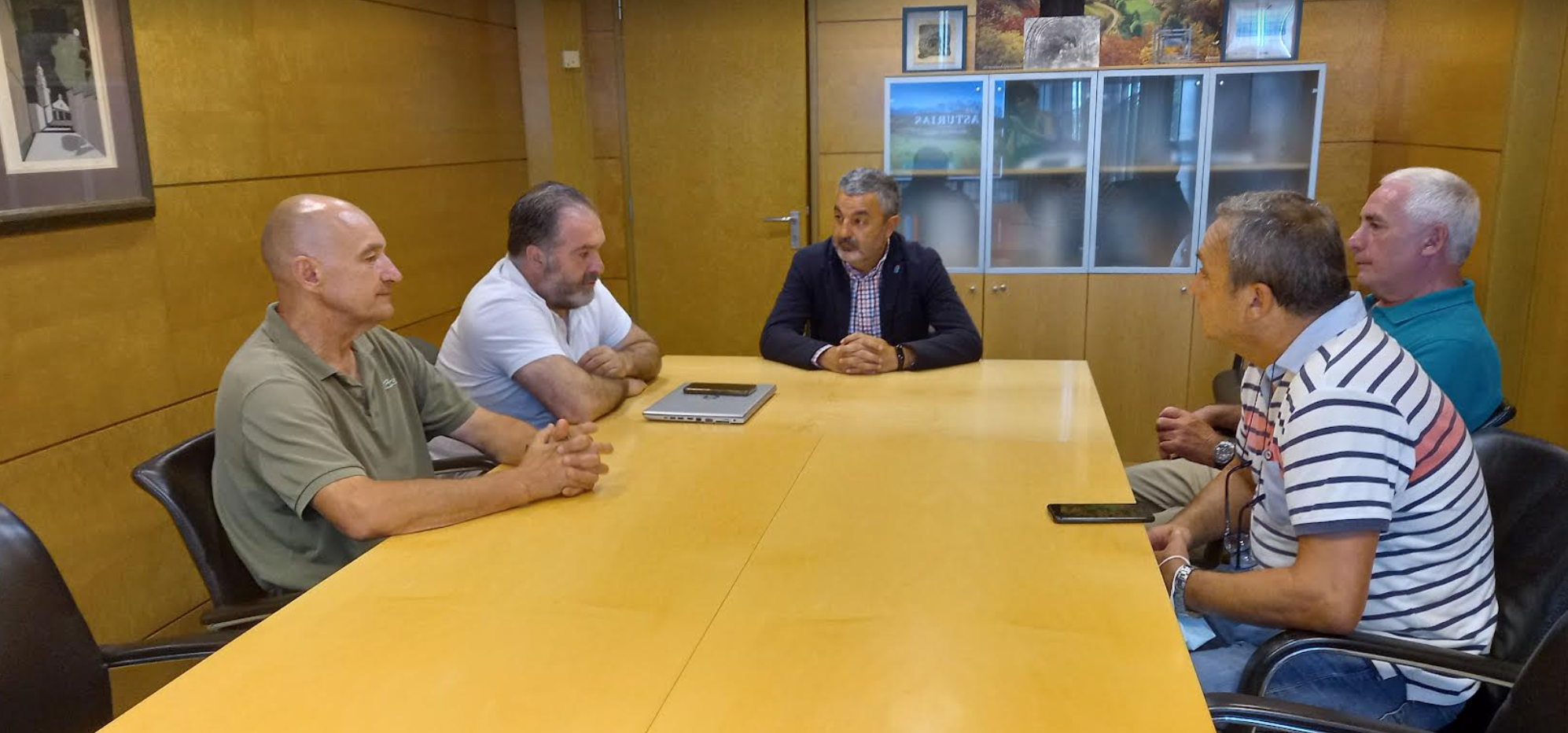 "El gobierno de Asturias cumple con los acuerdos recogidos en los convenios que mantiene con los montes de mano común" "El gobierno de Asturias cumple con los acuerdos recogidos en los convenios que mantiene con los montes de mano común"