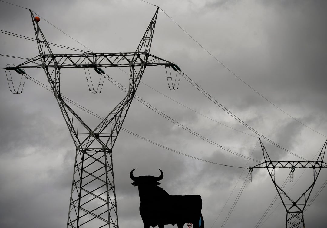 La luz sube hoy hasta los 459,4 euros/MWh, su tercer precio más alto La luz sube hoy hasta los 459,4 euros/MWh, su tercer precio más alto