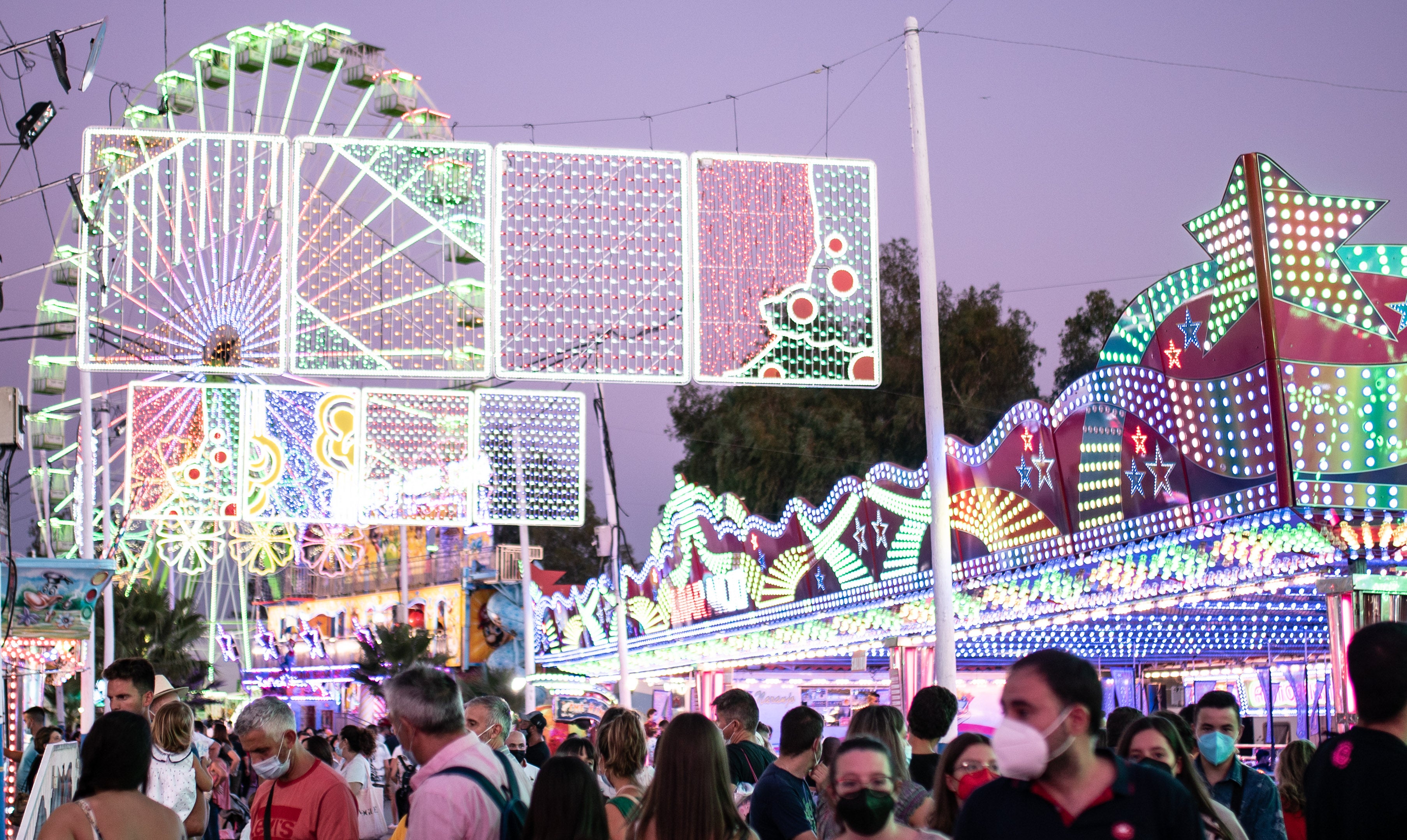 En encendido de la portada de la Feria será en el día de hoy a las 21:30 horas En encendido de la portada de la Feria será en el día de hoy a las 21:30 horas