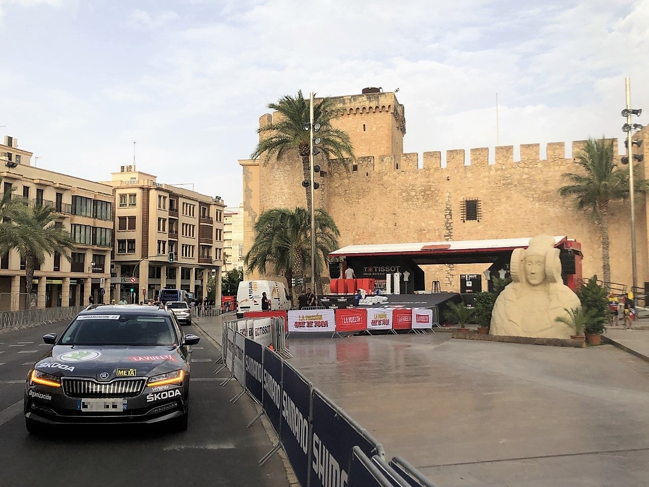 CONTIGO Elche pide que se retire la Dama del Palacio de Altamira por ser una "reproducción poco afortunada" CONTIGO Elche pide que se retire la Dama del Palacio de Altamira por ser una "reproducción poco afortunada"