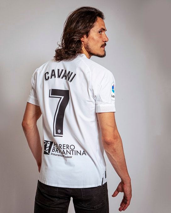 Cavani: "Me sorprendió ser titular, pero uno está al servicio del entrenador" Cavani: "Me sorprendió ser titular, pero uno está al servicio del entrenador"