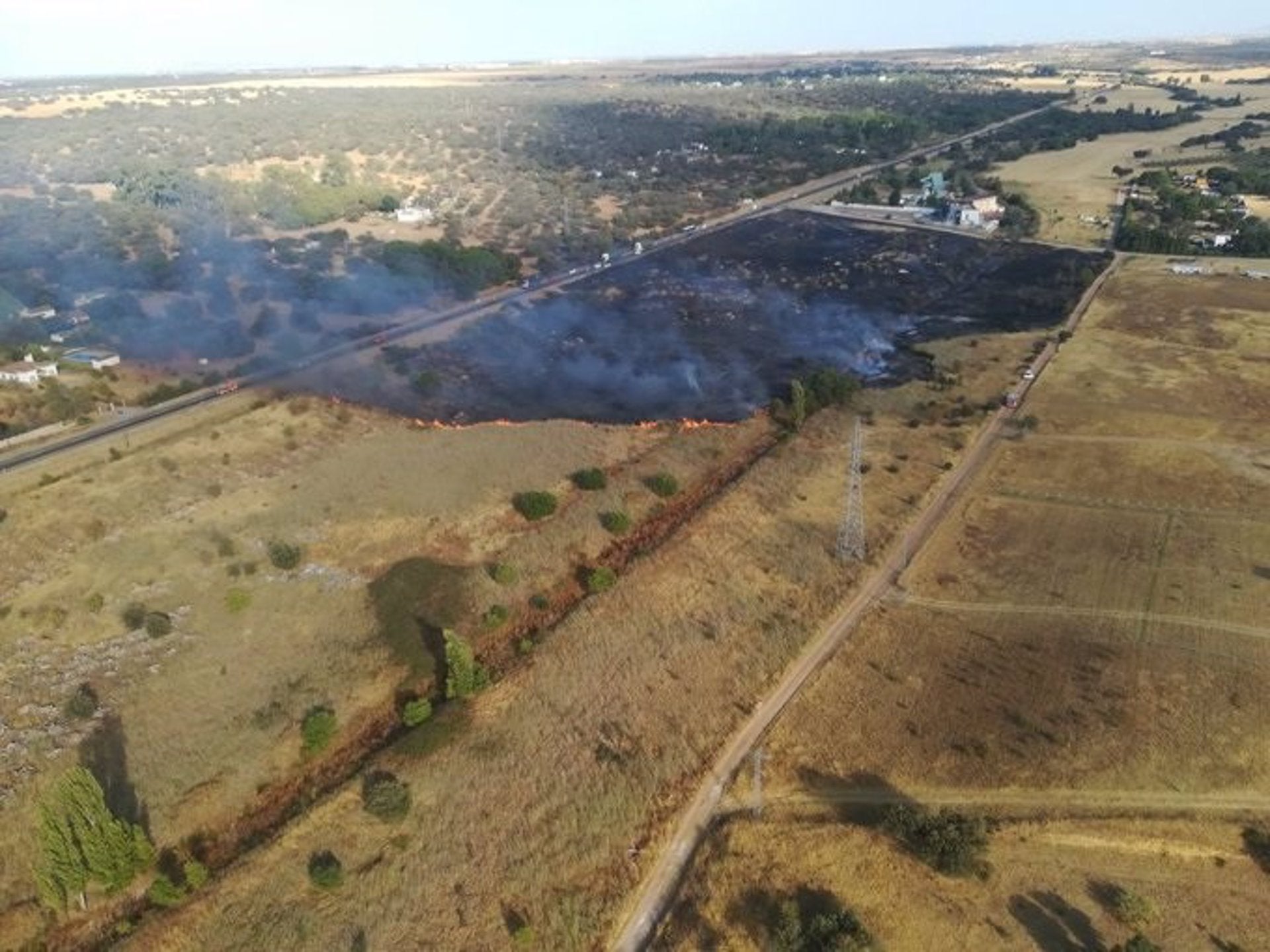 Estabilizado el incendio que se declaró con nivel 1 de peligrosidad en el término municipal de Badajoz Estabilizado el incendio que se declaró con nivel 1 de peligrosidad en el término municipal de Badajoz